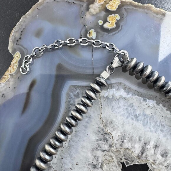 Sterling Southwestern Style 6 mm Navajo Pearl Saucer Beads 18"- 20" Necklace - Picture 8 of 9